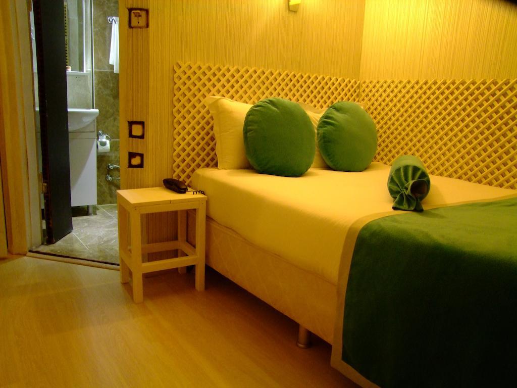 Hotel Ishakpasa Konagi Estambul Habitación foto