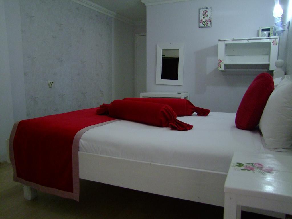 Hotel Ishakpasa Konagi Estambul Habitación foto