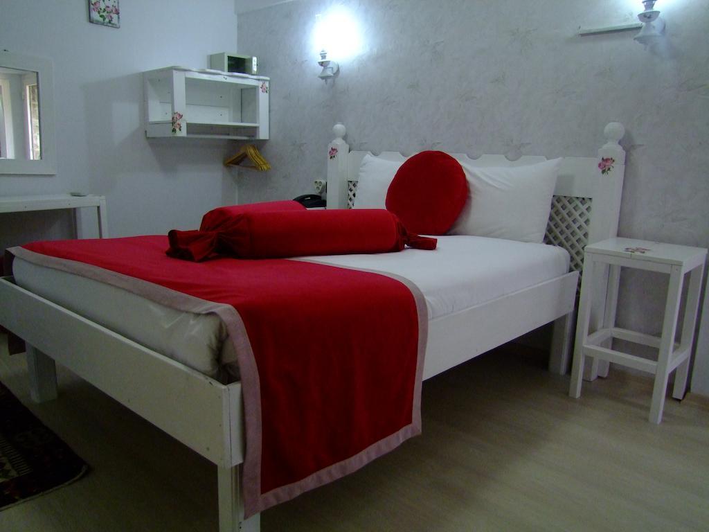 Hotel Ishakpasa Konagi Estambul Habitación foto